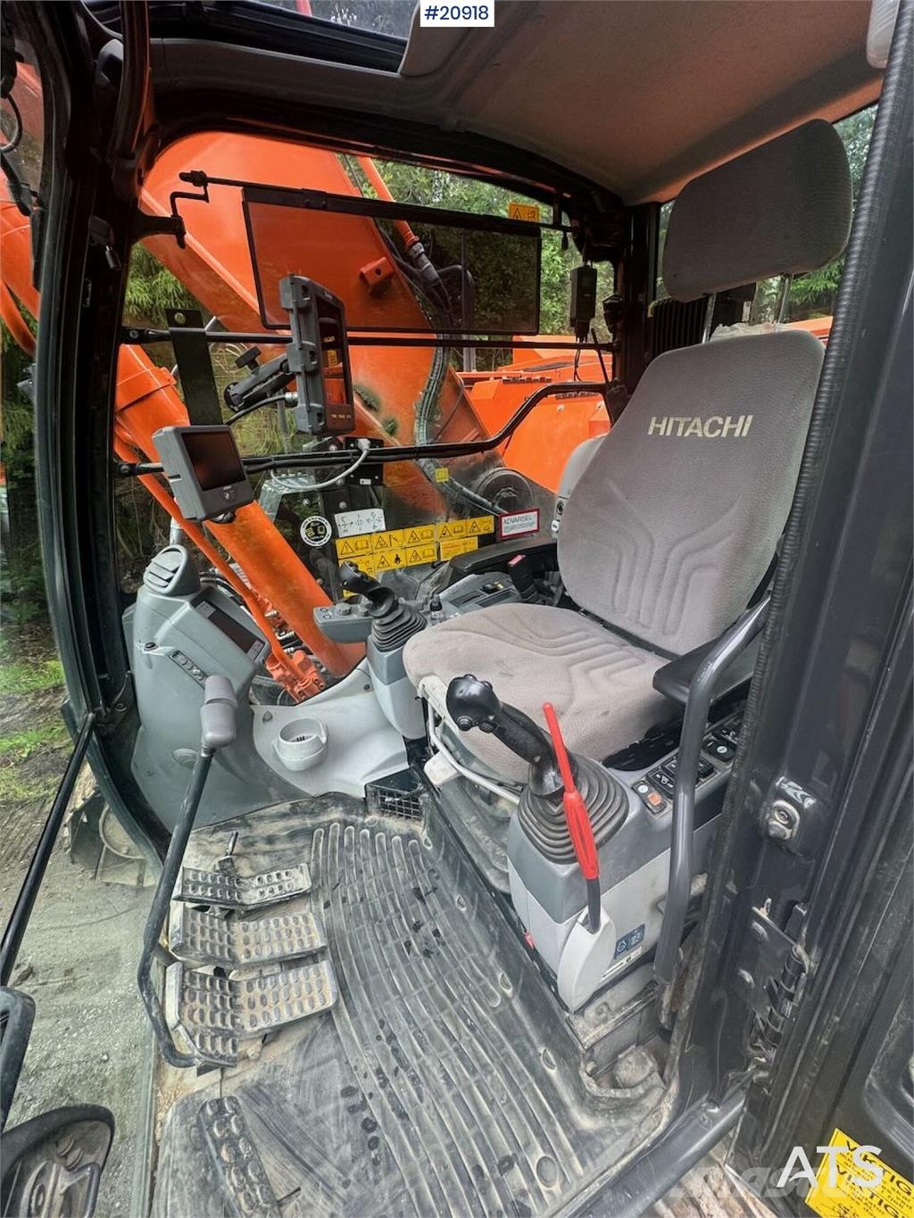 Hitachi ZX225 USR LC-6 Tracked Excavator w/ Rototilt, Grad Crawler excavators