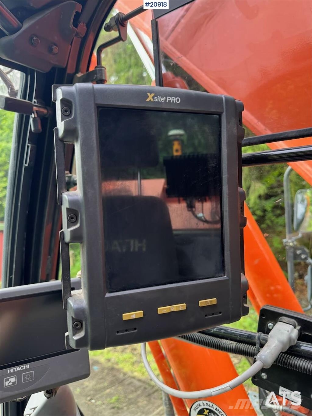 Hitachi ZX225 USR LC-6 Tracked Excavator w/ Rototilt, Grad Crawler excavators