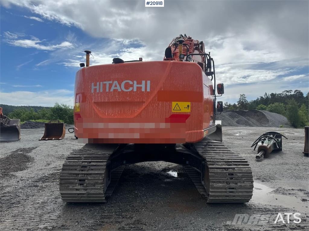 Hitachi ZX225 USR LC-6 Tracked Excavator w/ Rototilt, Grad Crawler excavators