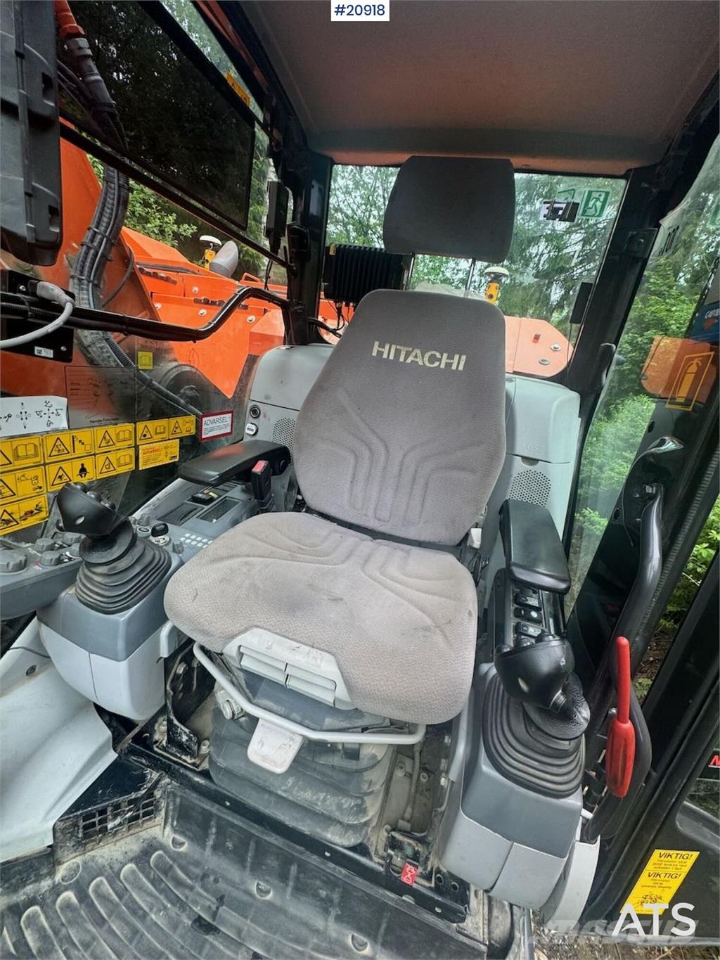 Hitachi ZX225 USR LC-6 Tracked Excavator w/ Rototilt, Grad Crawler excavators