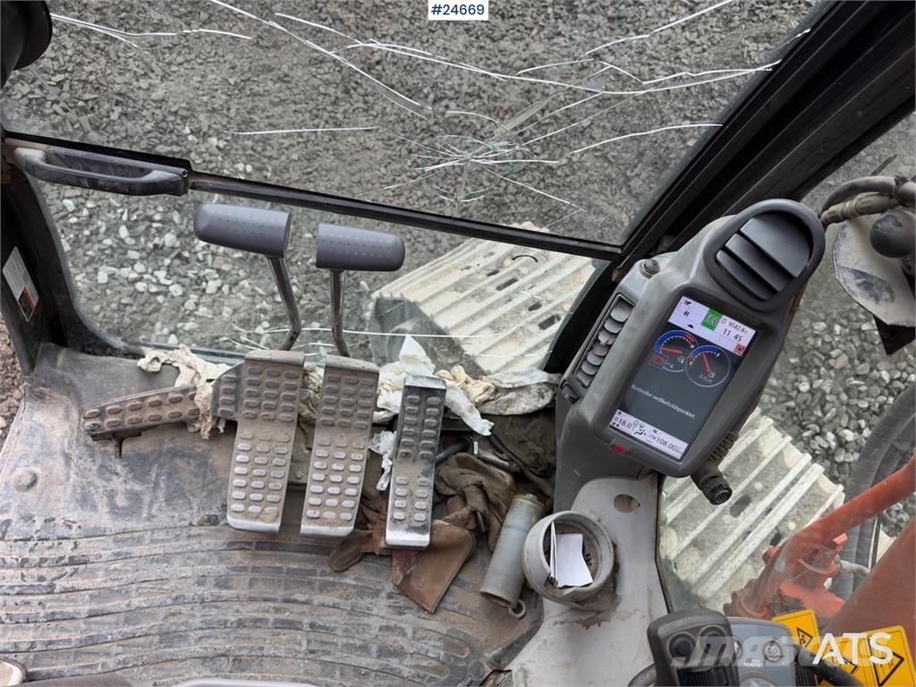 Hitachi ZX225USLC-5B excavator with Rototilt and 2 buckets Beltegraver