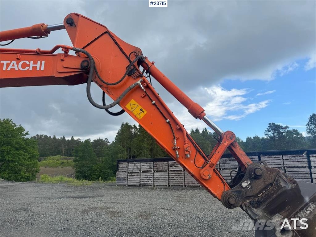 Hitachi ZX250LC-5B Crawler Excavator – Rototilt and 2 Buck, 2014