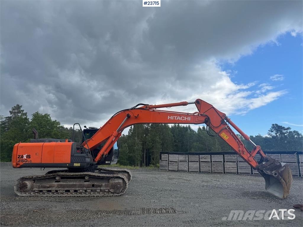 Hitachi ZX250LC-5B Crawler Excavator – Rototilt and 2 Buck Escavadeiras de esteiras