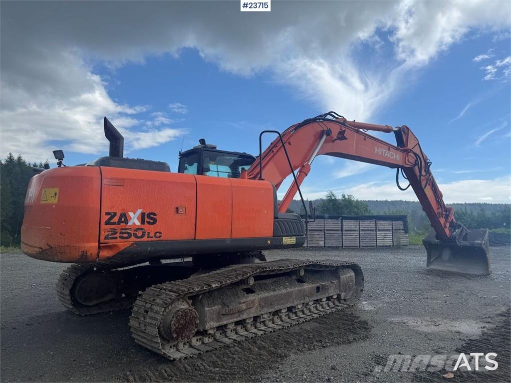 Hitachi ZX250LC-5B Crawler Excavator – Rototilt and 2 Buck Escavadeiras de esteiras