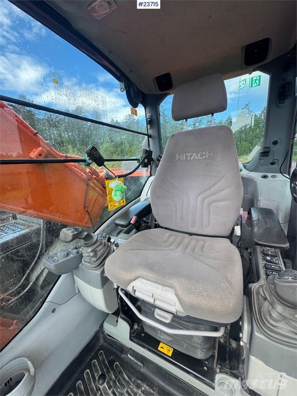 Hitachi ZX250LC-5B Crawler Excavator – Rototilt and 2 Buck Escavadeiras de esteiras