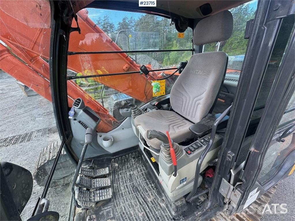 Hitachi ZX250LC-5B Crawler Excavator – Rototilt and 2 Buck Escavadeiras de esteiras