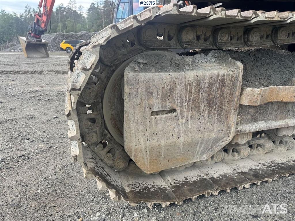 Hitachi ZX250LC-5B Crawler Excavator – Rototilt and 2 Buck Escavadeiras de esteiras