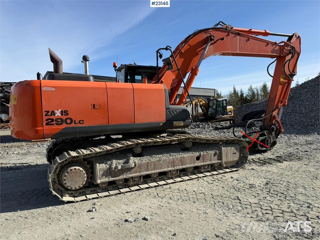 Hitachi ZX290LC-5B excavator with a digging bucket Koparki gąsienicowe