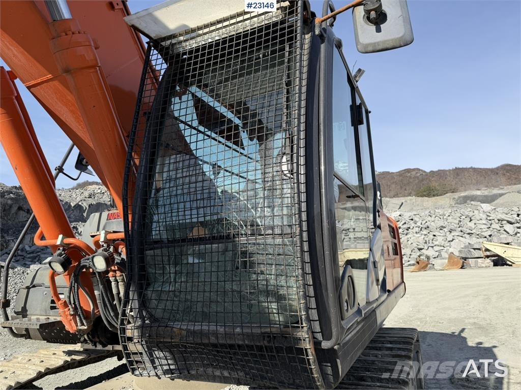 Hitachi ZX290LC-5B excavator with a digging bucket Koparki gąsienicowe