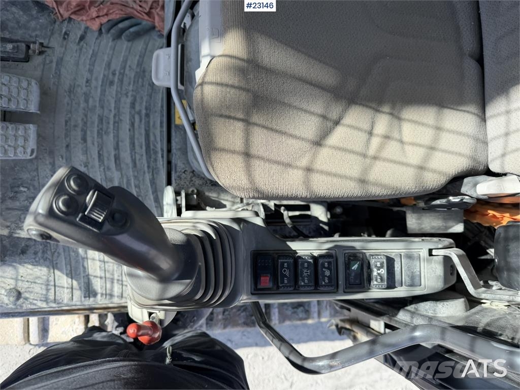Hitachi ZX290LC-5B excavator with a digging bucket Koparki gąsienicowe