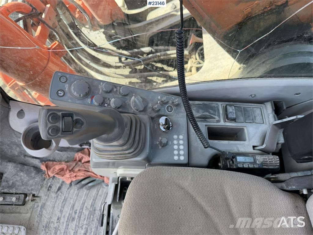Hitachi ZX290LC-5B excavator with a digging bucket Koparki gąsienicowe