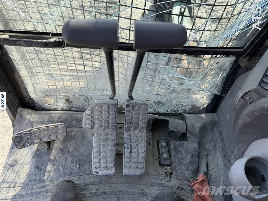 Hitachi ZX290LC-5B excavator with a digging bucket Koparki gąsienicowe