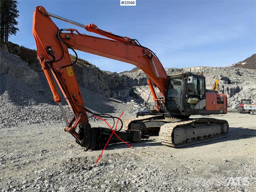 Hitachi ZX290LC-5B excavator with a digging bucket Koparki gąsienicowe