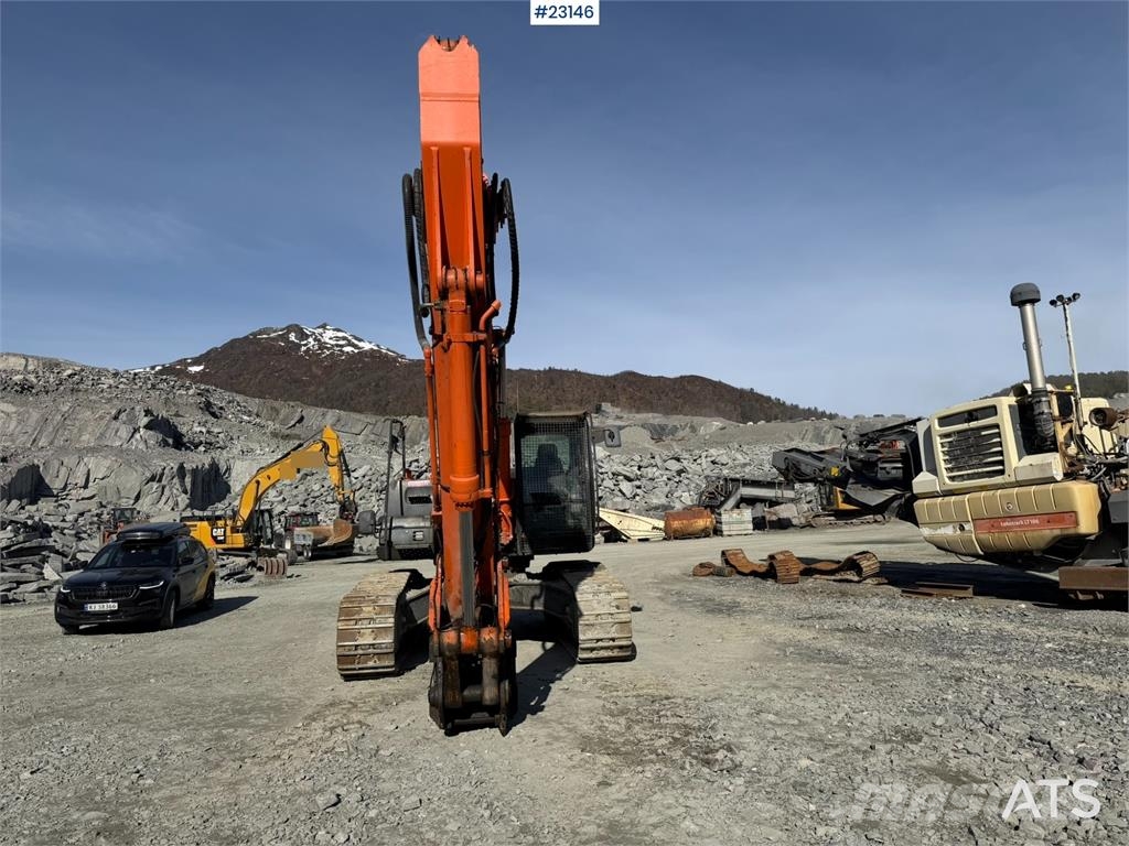 Hitachi ZX290LC-5B excavator with a digging bucket Koparki gąsienicowe