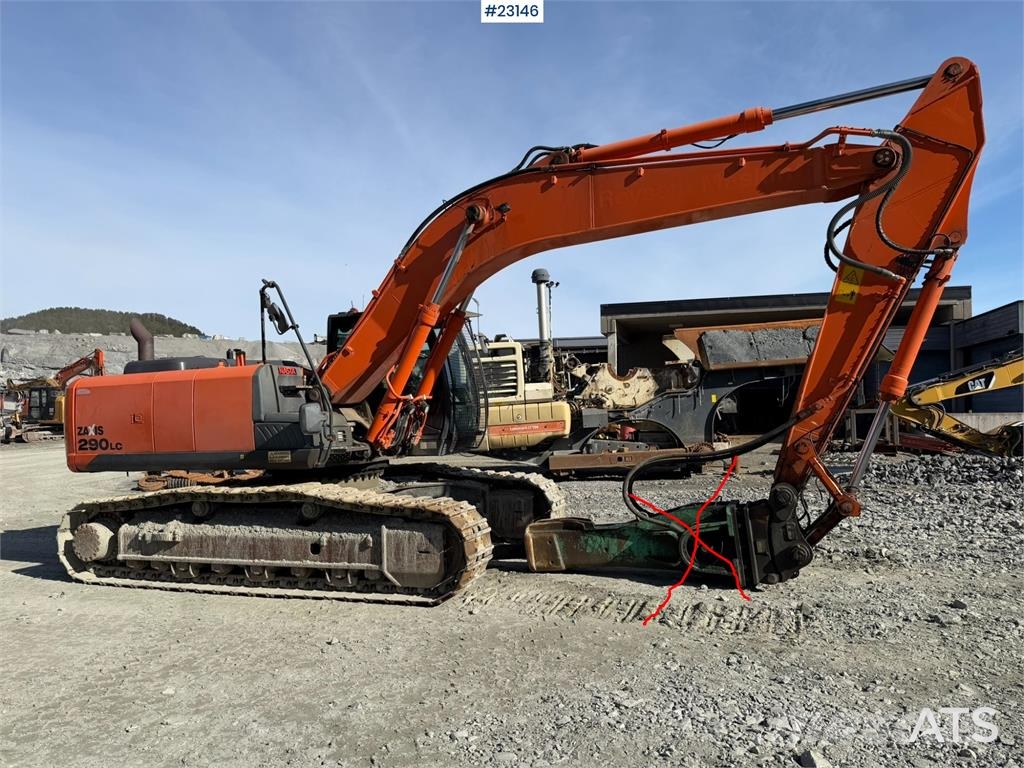 Hitachi ZX290LC-5B excavator with a digging bucket Koparki gąsienicowe