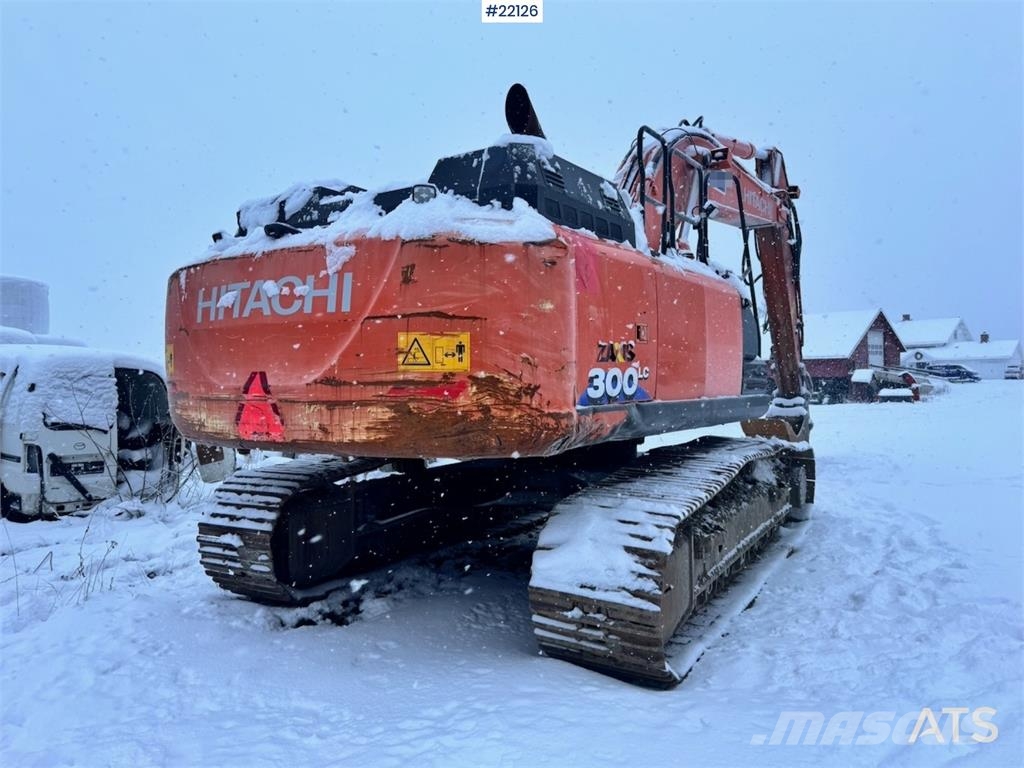 Hitachi ZX300LC-6 crawler excavator with digging bucket Escavadeiras de esteiras