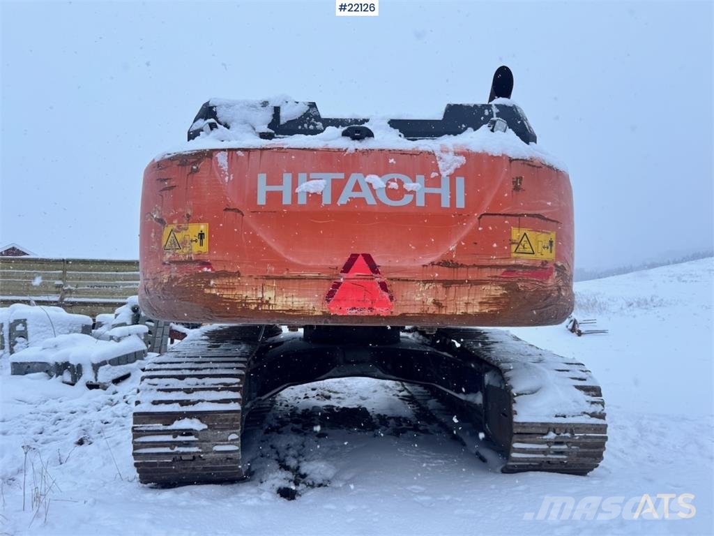 Hitachi ZX300LC-6 crawler excavator with digging bucket Escavadeiras de esteiras