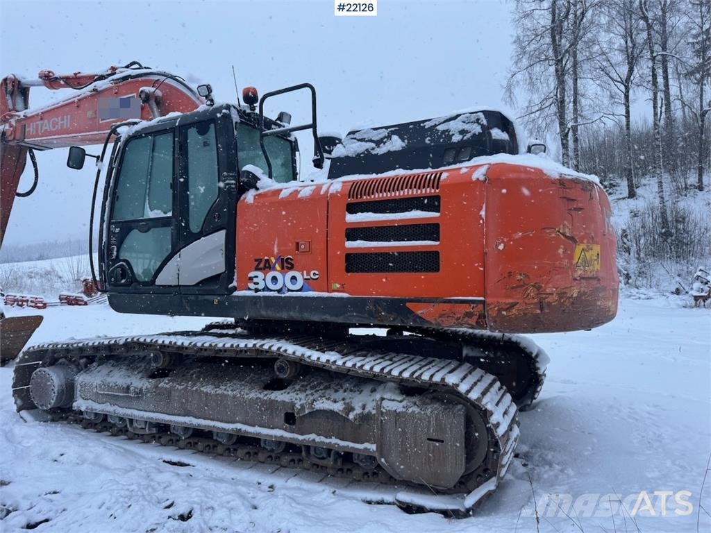 Hitachi ZX300LC-6 crawler excavator with digging bucket Escavadeiras de esteiras