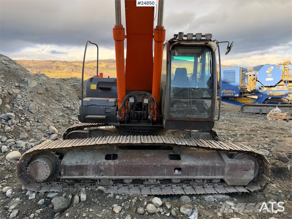 Hitachi ZX350LC-3 Excavator with Digging Bucket Beltegraver