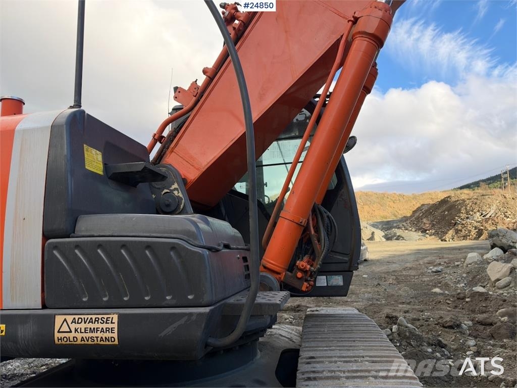 Hitachi ZX350LC-3 Excavator with Digging Bucket Beltegraver
