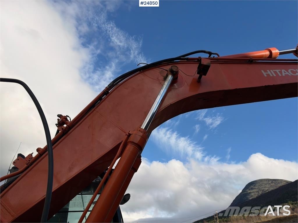 Hitachi ZX350LC-3 Excavator with Digging Bucket Beltegraver