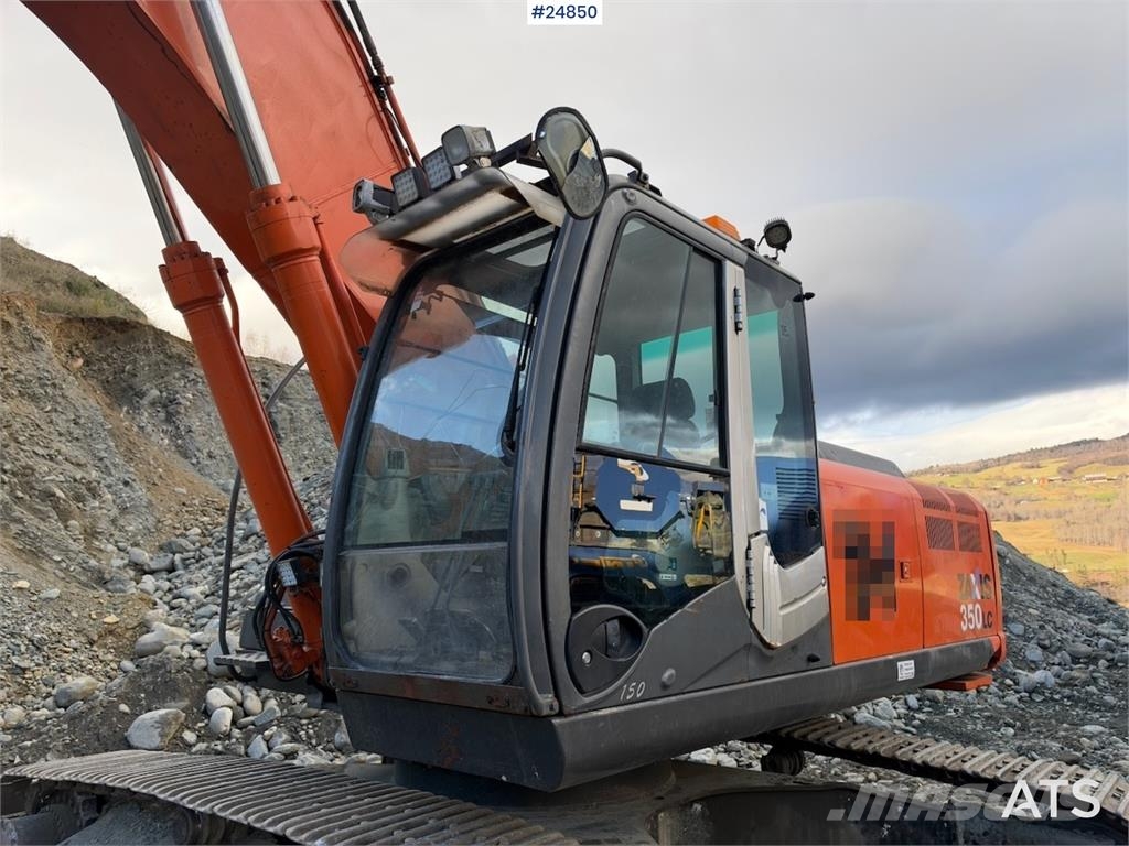 Hitachi ZX350LC-3 Excavator with Digging Bucket Beltegraver