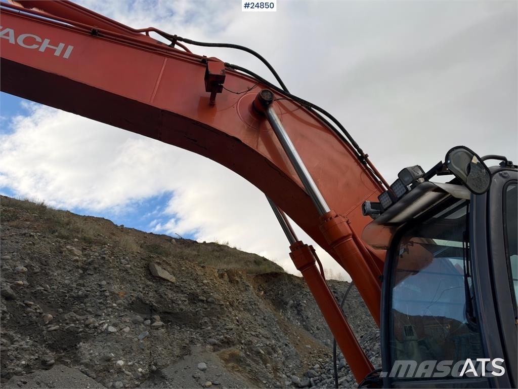 Hitachi ZX350LC-3 Excavator with Digging Bucket Beltegraver