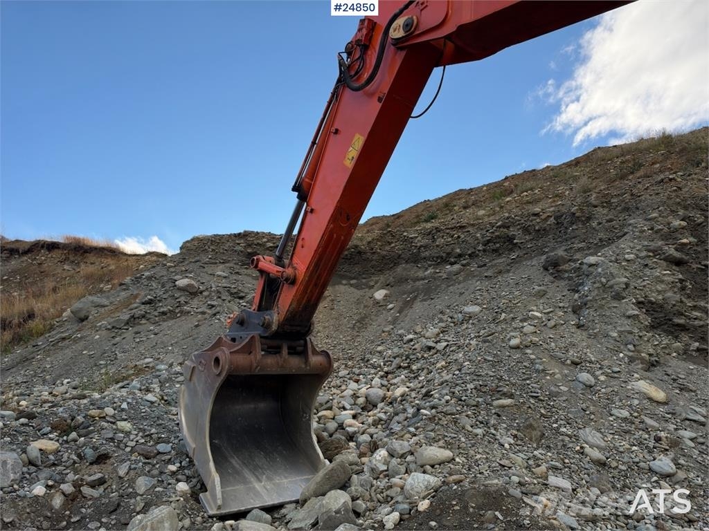 Hitachi ZX350LC-3 Excavator with Digging Bucket Beltegraver
