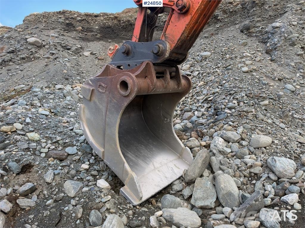 Hitachi ZX350LC-3 Excavator with Digging Bucket Beltegraver