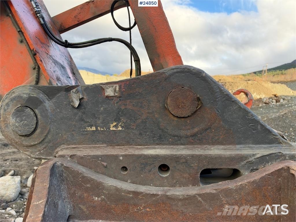 Hitachi ZX350LC-3 Excavator with Digging Bucket Beltegraver
