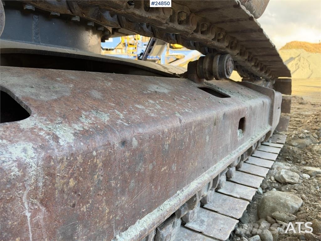 Hitachi ZX350LC-3 Excavator with Digging Bucket Beltegraver