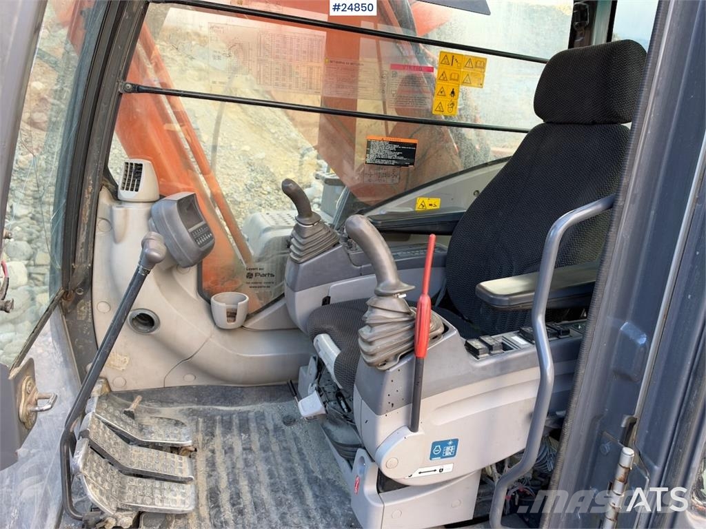 Hitachi ZX350LC-3 Excavator with Digging Bucket Beltegraver