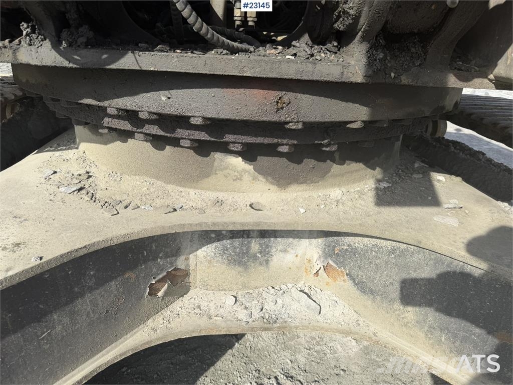 Hitachi ZX350LC-5B excavator with a tooth bucket Crawler excavators