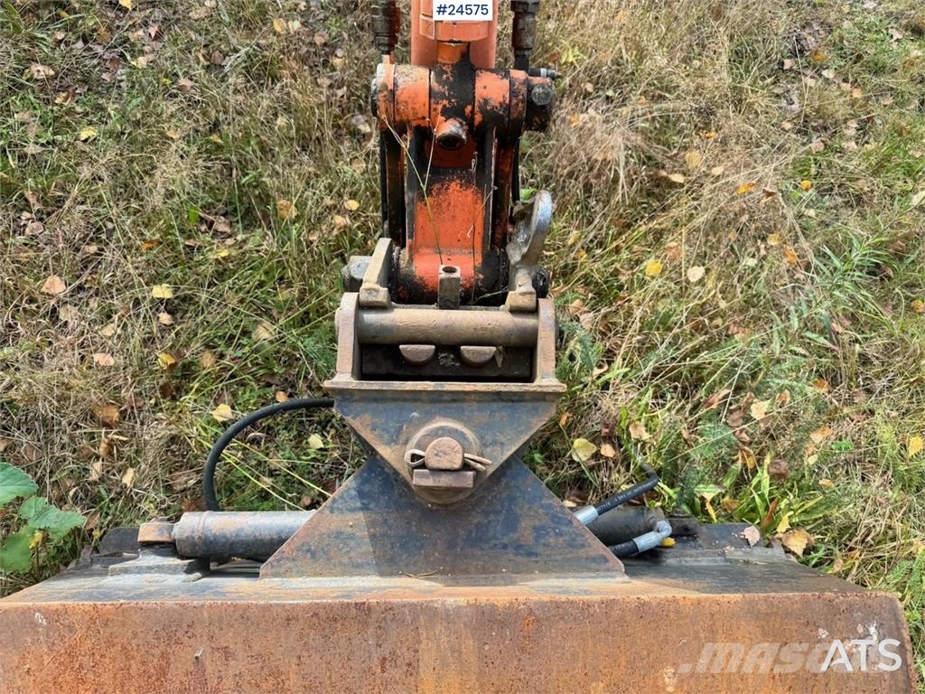 Hitachi ZX35U-2 Mini Excavator with 3 Buckets – 1,870 Hour Minigravere <7t