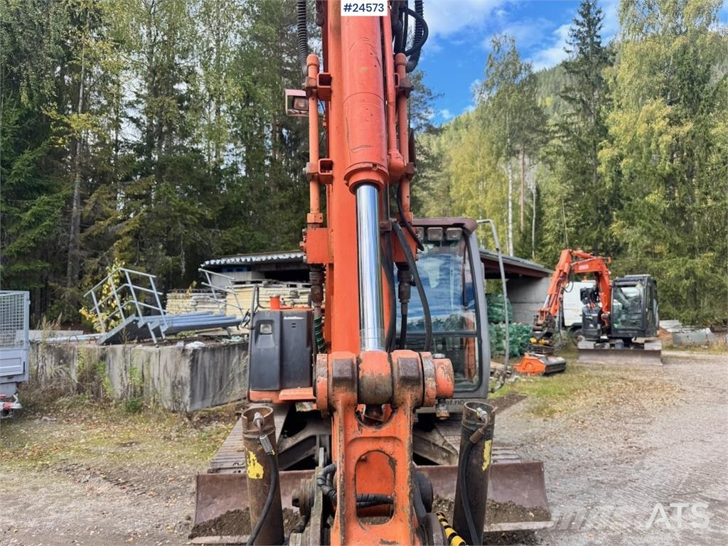 Hitachi ZX70 Excavator with Tiltrotator and 3 Buckets – On Beltegraver