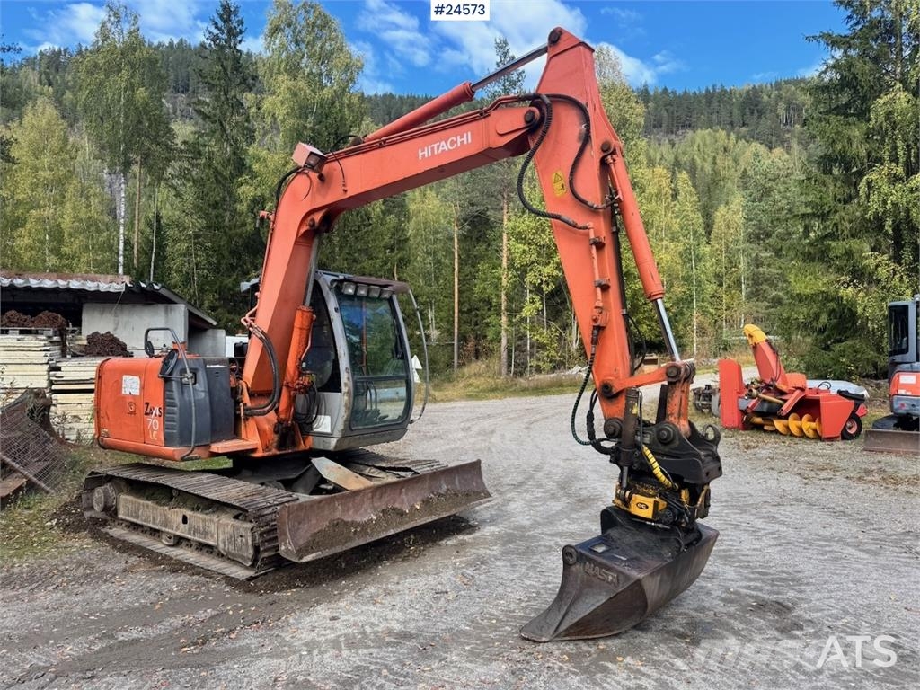 Hitachi ZX70 Excavator with Tiltrotator and 3 Buckets – On Beltegraver