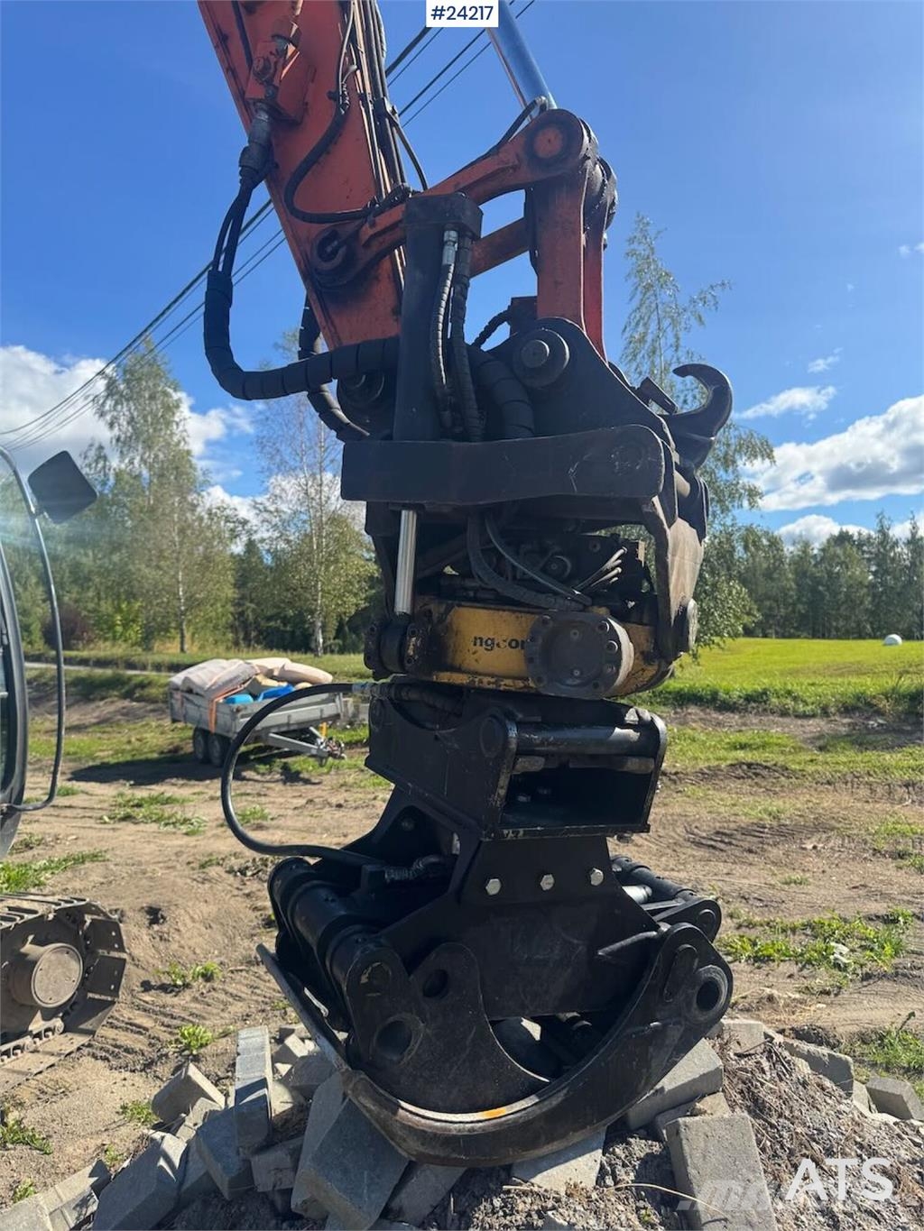 Hitachi ZX85US-5A Excavator with Tilt, Grading Bucket and  Beltegraver