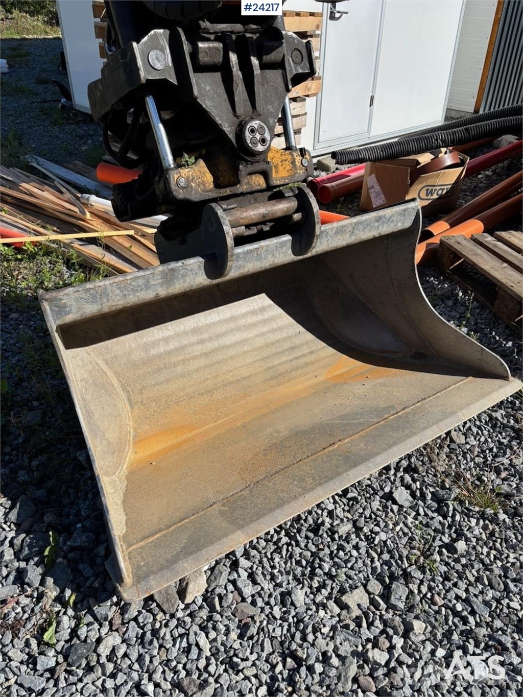 Hitachi ZX85US-5A Excavator with Tilt, Grading Bucket and  Beltegraver
