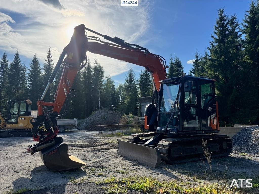 Hitachi ZX95US-7 Excavator w/ Rototilt w/ grab – 2 buckets Beltegraver