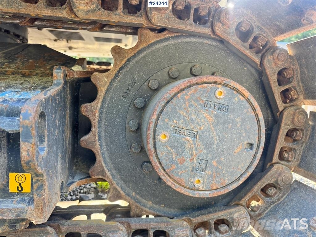 Hitachi ZX95US-7 Excavator w/ Rototilt w/ grab – 2 buckets Beltegraver