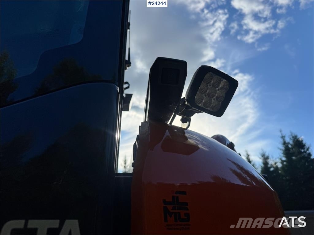 Hitachi ZX95US-7 Excavator w/ Rototilt w/ grab – 2 buckets Beltegraver
