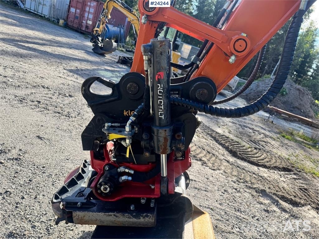 Hitachi ZX95US-7 Excavator w/ Rototilt w/ grab – 2 buckets Beltegraver