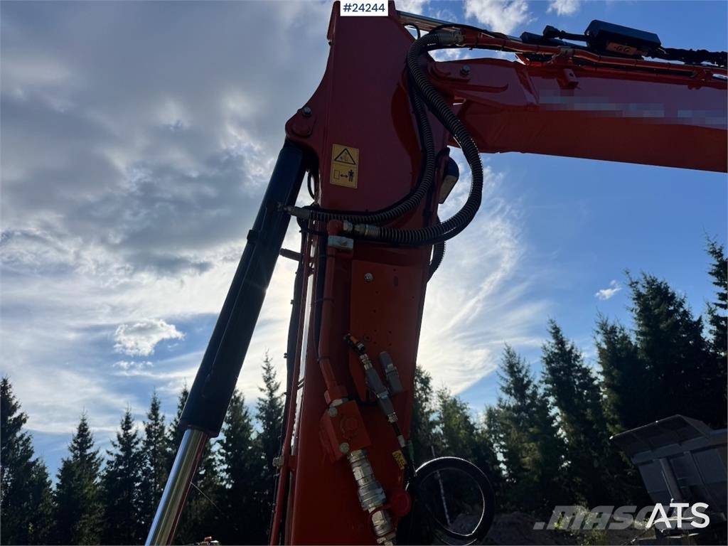 Hitachi ZX95US-7 Excavator w/ Rototilt w/ grab – 2 buckets Beltegraver