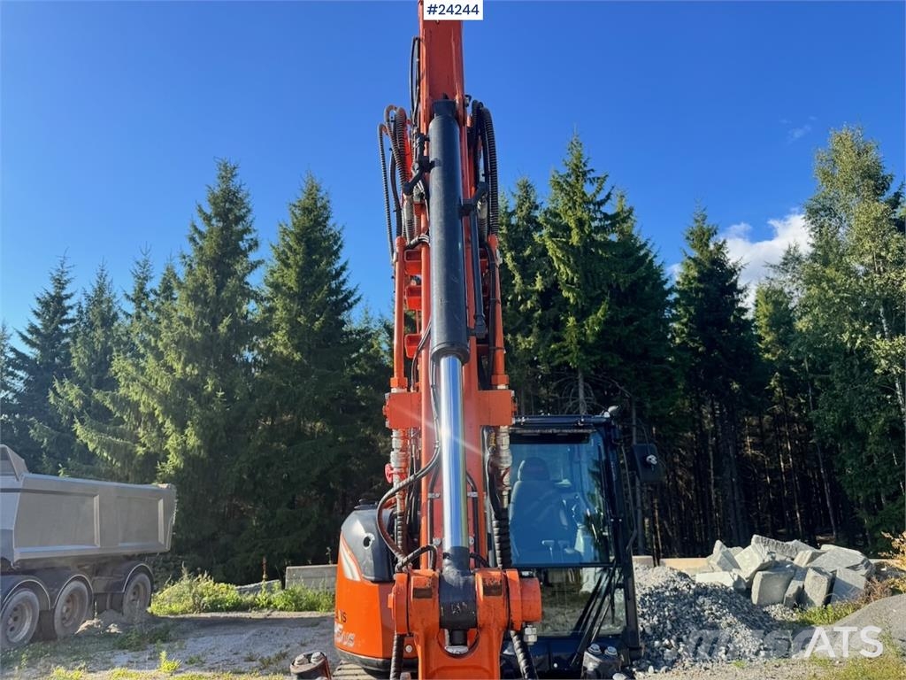 Hitachi ZX95US-7 Excavator w/ Rototilt w/ grab – 2 buckets Beltegraver
