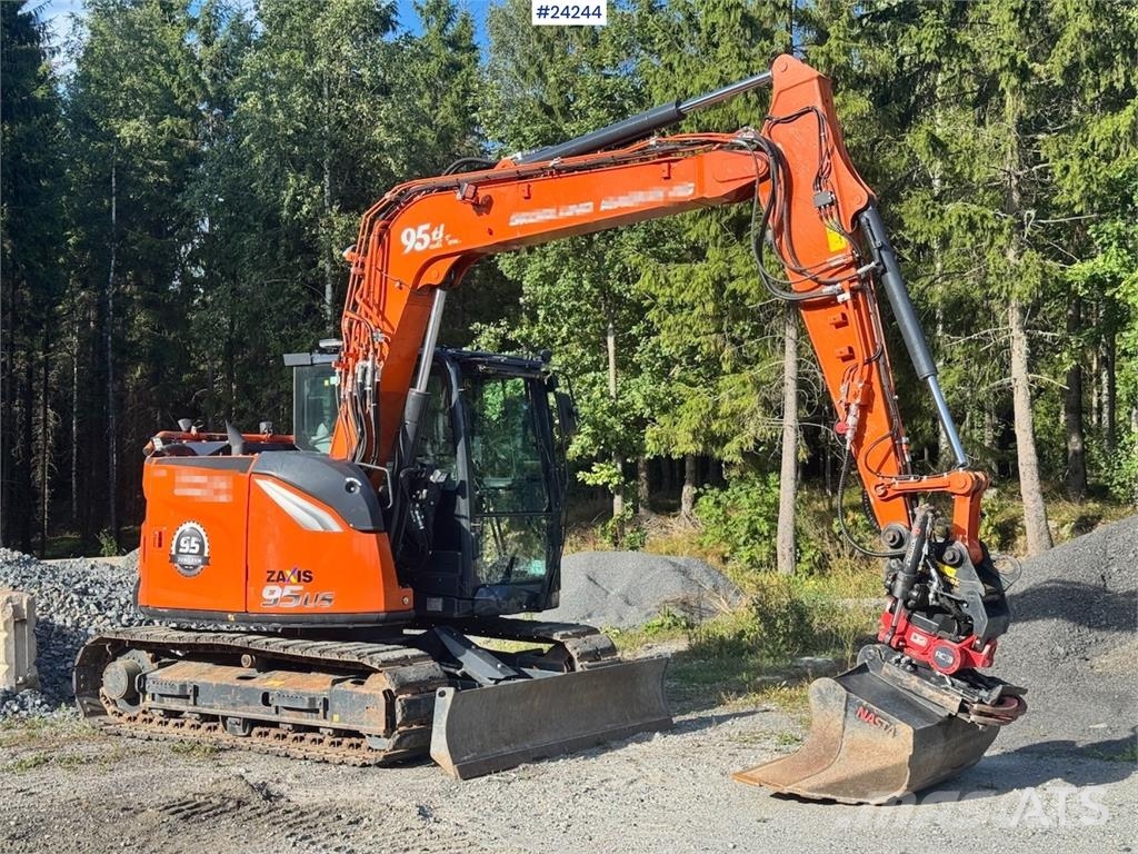 Hitachi ZX95US-7 Excavator w/ Rototilt w/ grab – 2 buckets Beltegraver