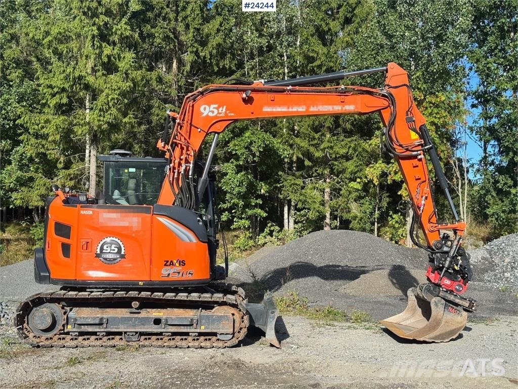 Hitachi ZX95US-7 Excavator w/ Rototilt w/ grab – 2 buckets Beltegraver