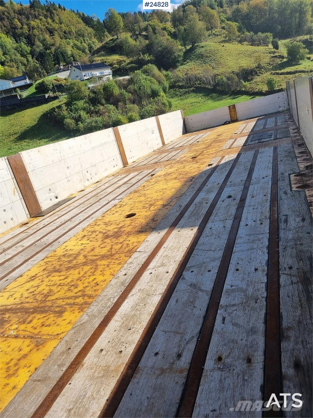HRD 3 axle jumbo trailer with an extendable deck Andre hengere