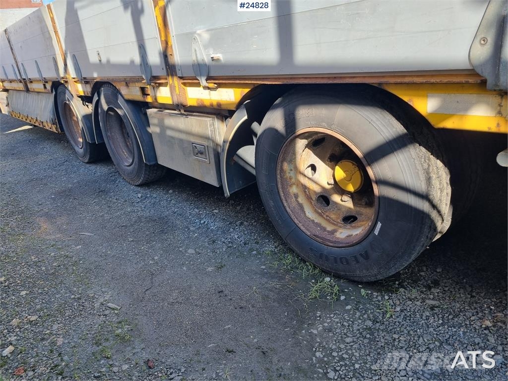 HRD 3 axle jumbo trailer with an extendable deck Andre hengere