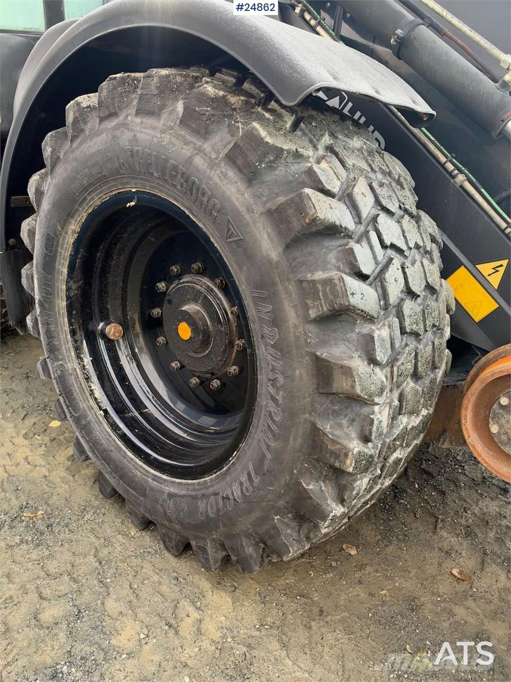 Huddig 1260B Backhoe loader with rail wheels – 3 buckets, لوادر ذات جرافات عكسية