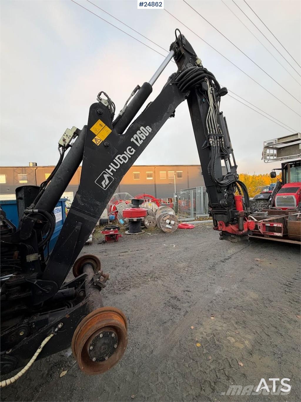 Huddig 1260B Backhoe loader with rail wheels – 3 buckets, لوادر ذات جرافات عكسية